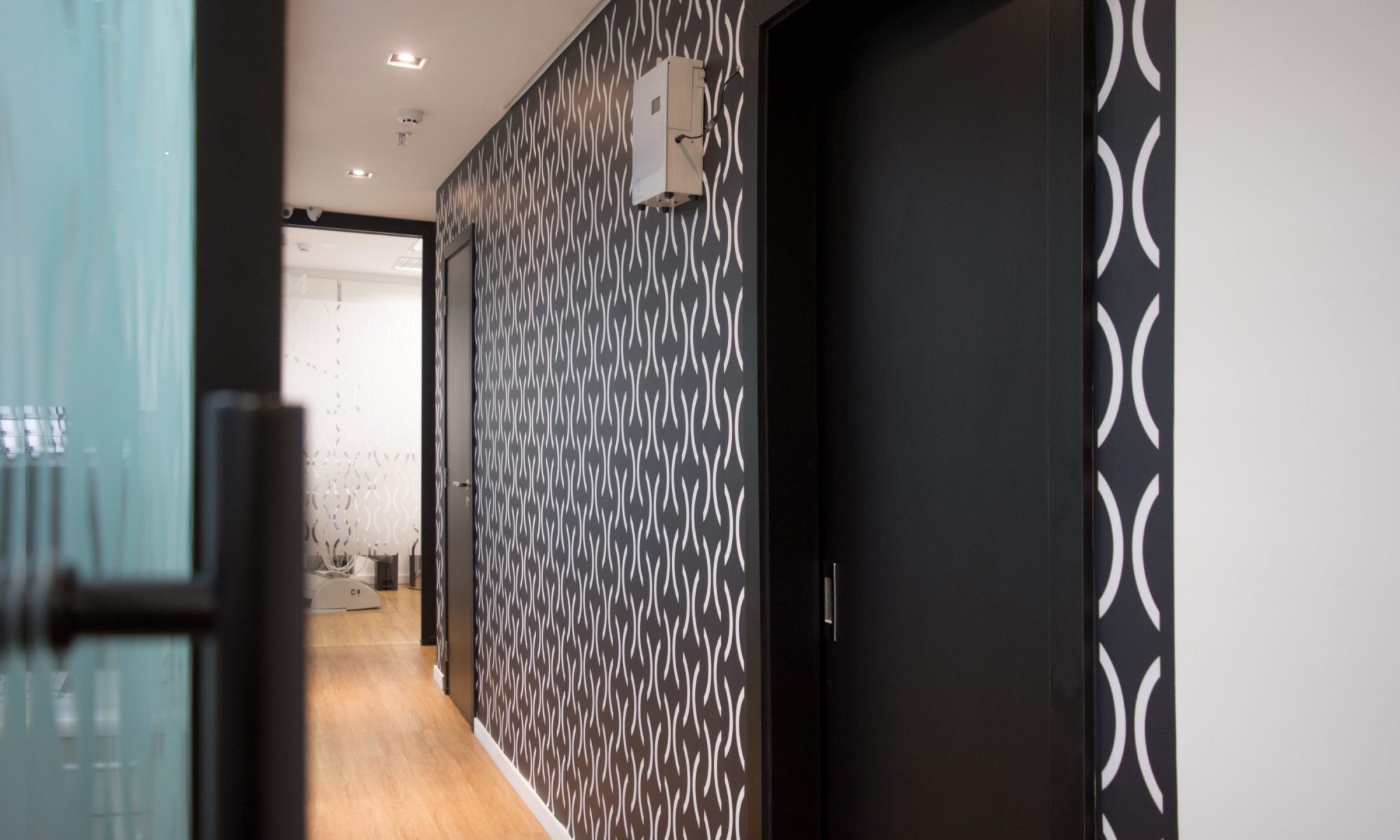 adesivacao-parede-hori-2-e1530630837941-2000x1200