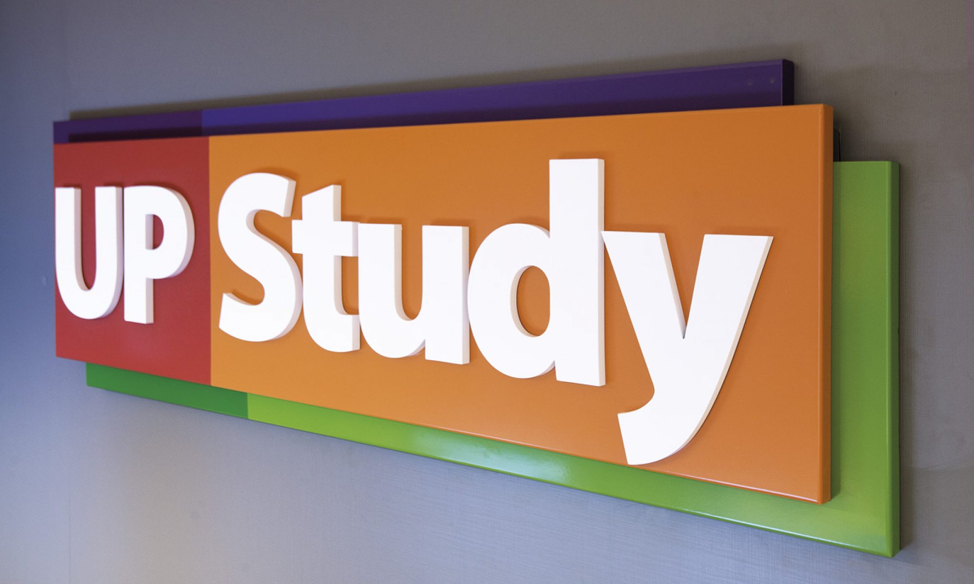 letra-caixa-upstudy-2-1-2000x1200