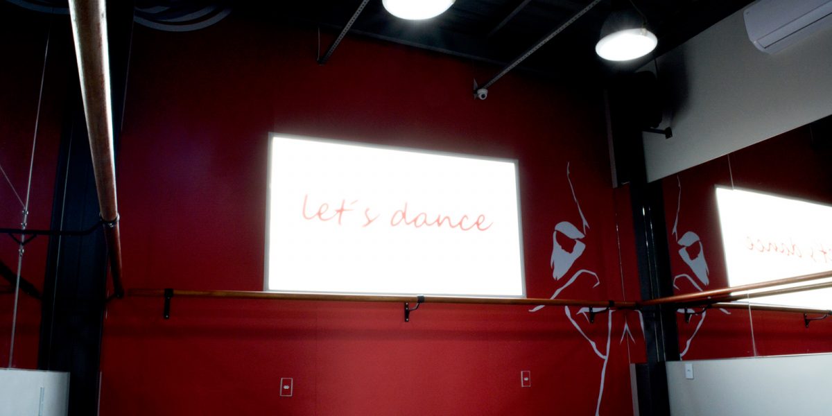 2 Spin Academia // comunicação visual adesivo-parede-academia-1-1200x600