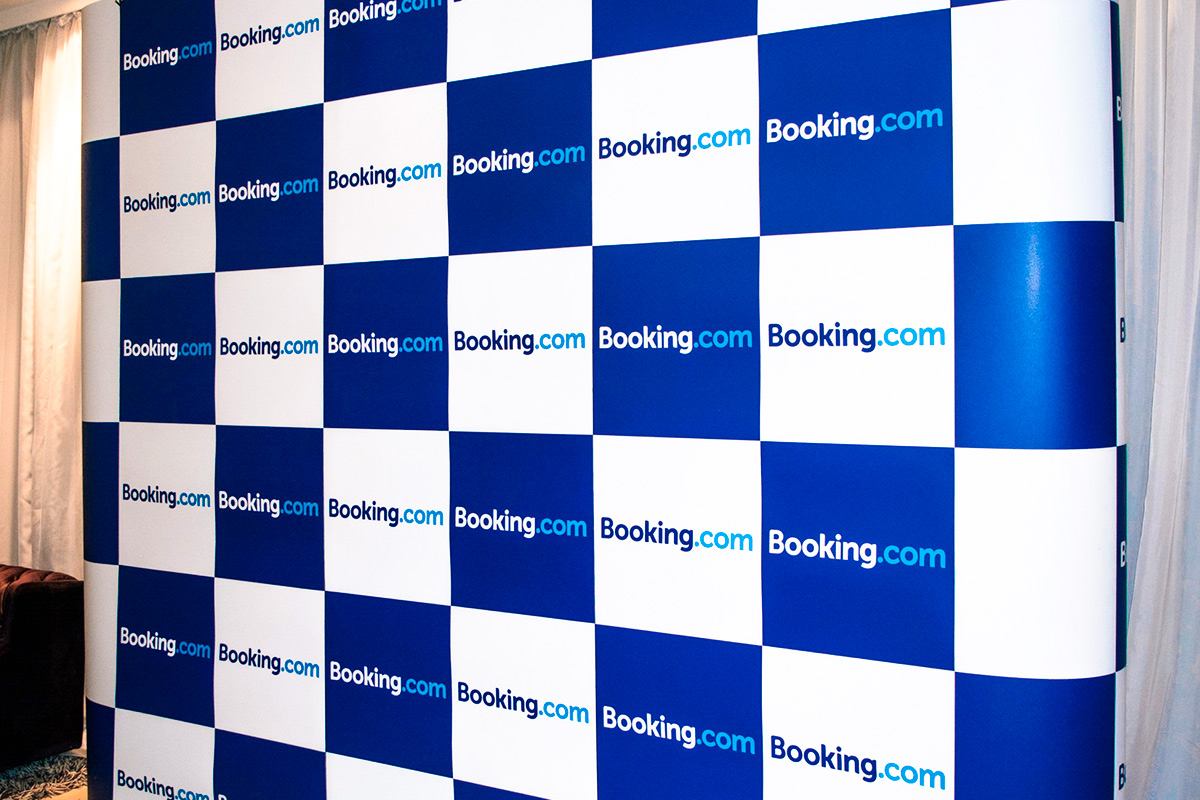 painel-backdrop-pantografico-reto-bookling-ponto-com-1