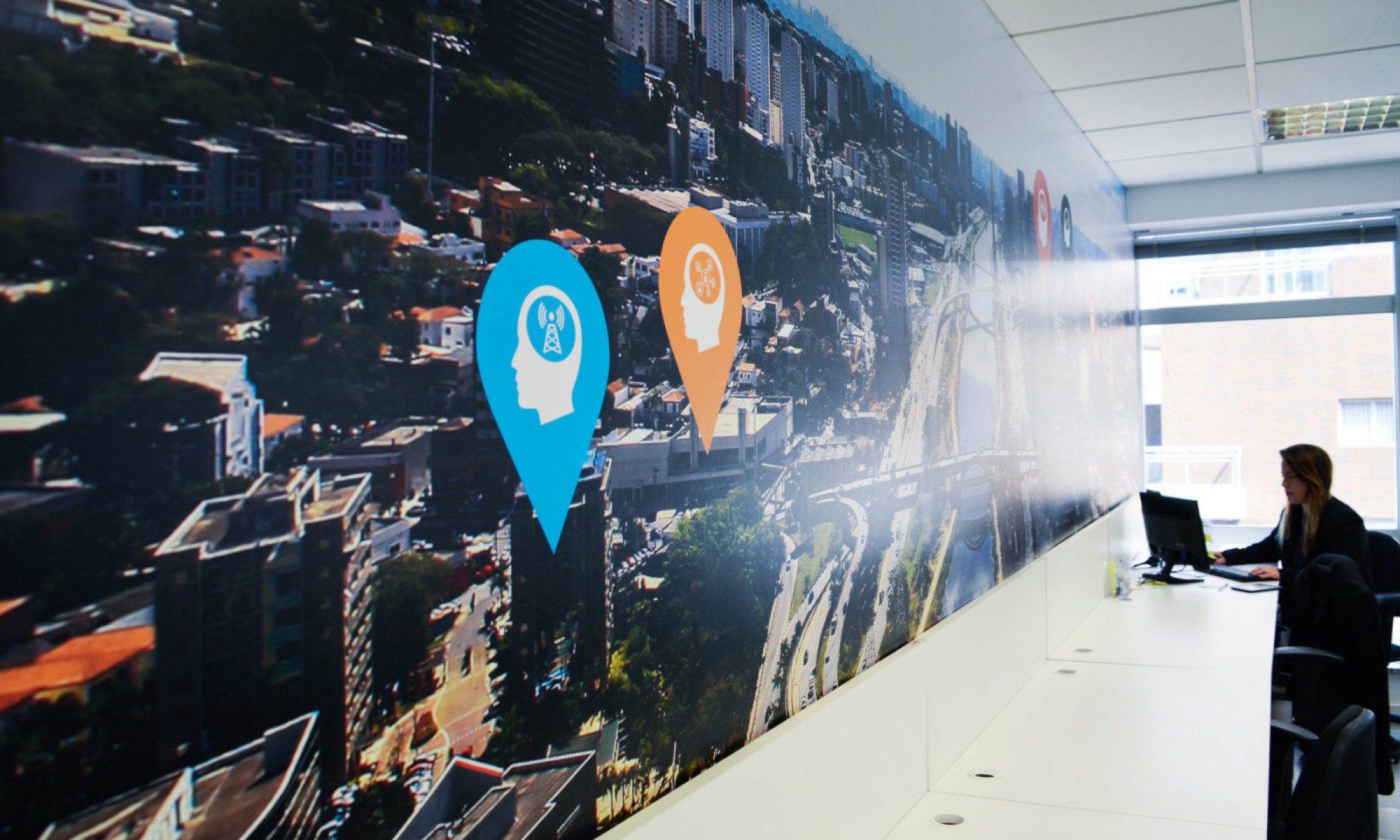 Spring Professional // comunicacão visual adesivo-de-parede-adecco-1-e1530636394530-2000x1200