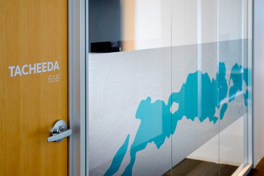 adesivo-jateado-impresso-2-1-900x600