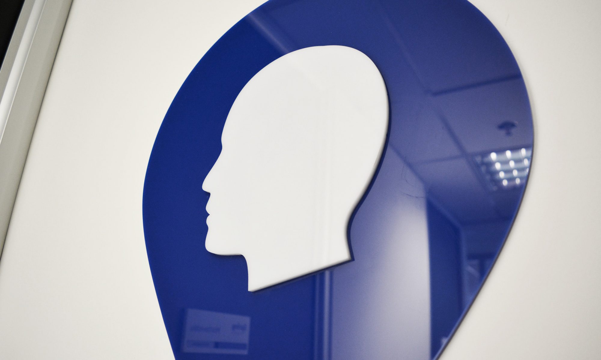 Spring Professional // comunicacão visual letra-caixa-acrilico-1-2000x1200