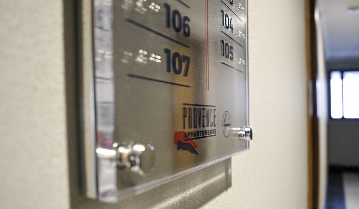 Condomínio Provence // sinalização placa-de-sinalizacao-para-condominio-por-andar-provence-2-1-1200x700