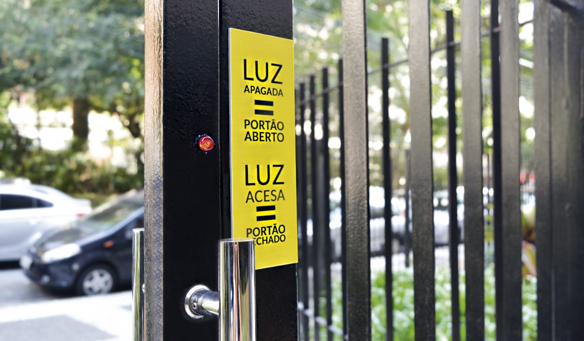 Condomínio Provence // sinalização placa-de-sinalizacao-para-portao-do-condominio-provence-2-1-1200x700