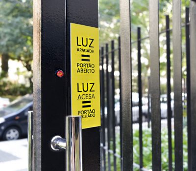 Móveis e Objetos placa-de-sinalizacao-para-portao-do-condominio-provence-2-1-400x350