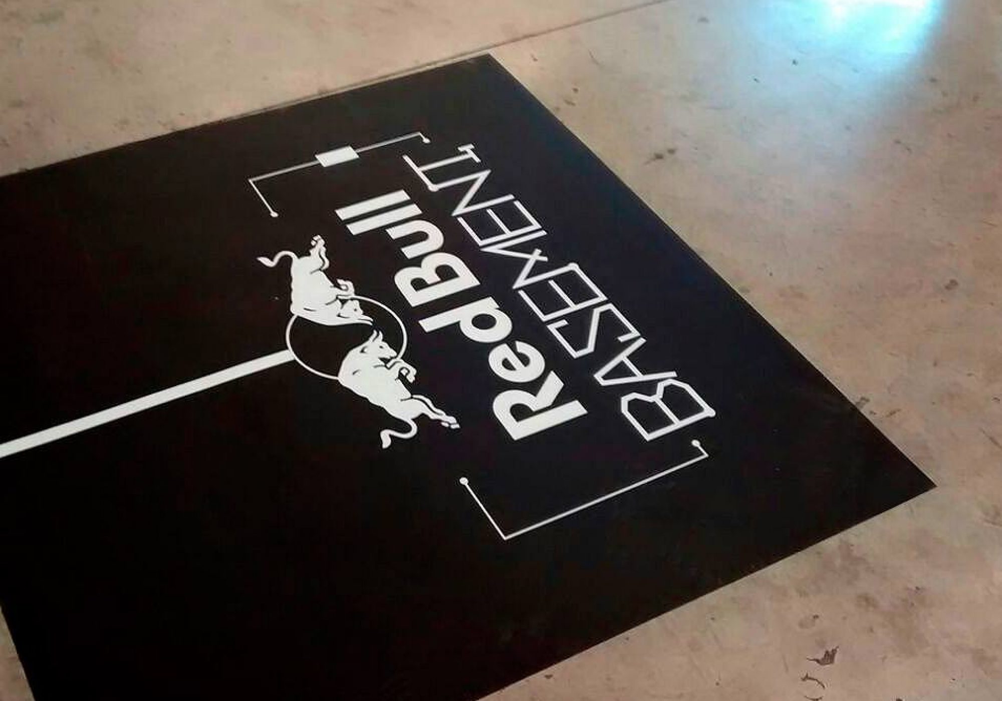 Red Bull Station // adesivação 15085503_1265006906903685_1867581176628305486_n-1-2000x1400