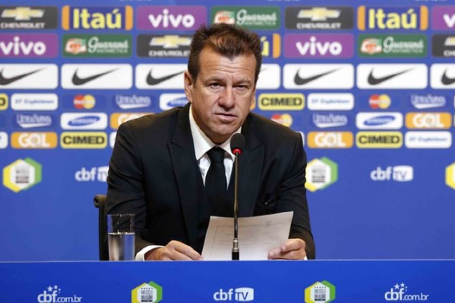 painel-backdrop-cimed-patrocinio-cbf-selecao-dunga-1-900x600