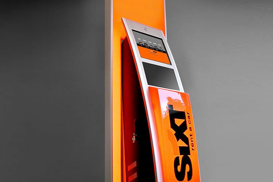Displays adesivacao-de-totens-displays-e-terminais-01-900x600