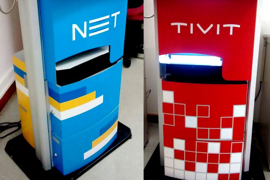 Displays adesivacao-de-totens-displays-e-terminais-02-900x600