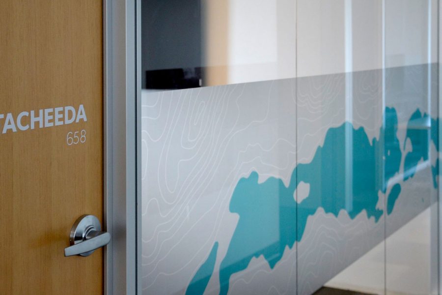 Instalação de Película Jateada instalacao-pelicula-jateada-06-900x600