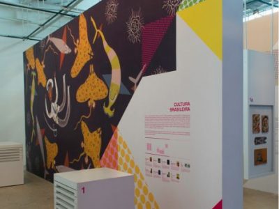 adesivo-parede-exposicao-400x300