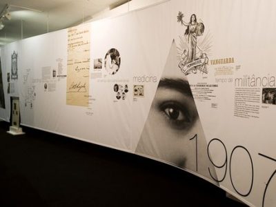 adesivo-parede-historia-empresa-5-400x300