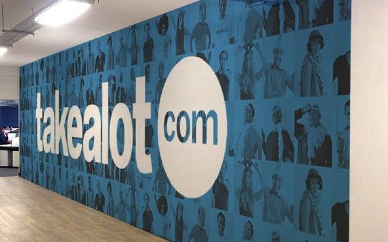 Blog adesivo-parede-marca-empresa-site-768x480